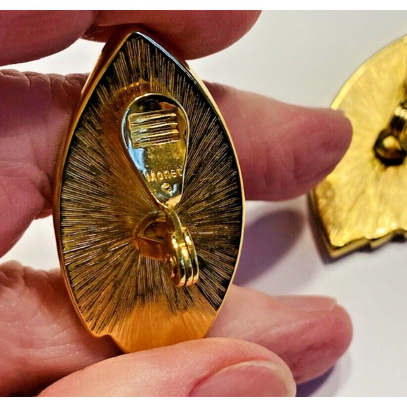 Vintage Monet Clip On Earrings Patriotic Mod 1970's Red White & Blue Jewelry - Picture 4 of 7